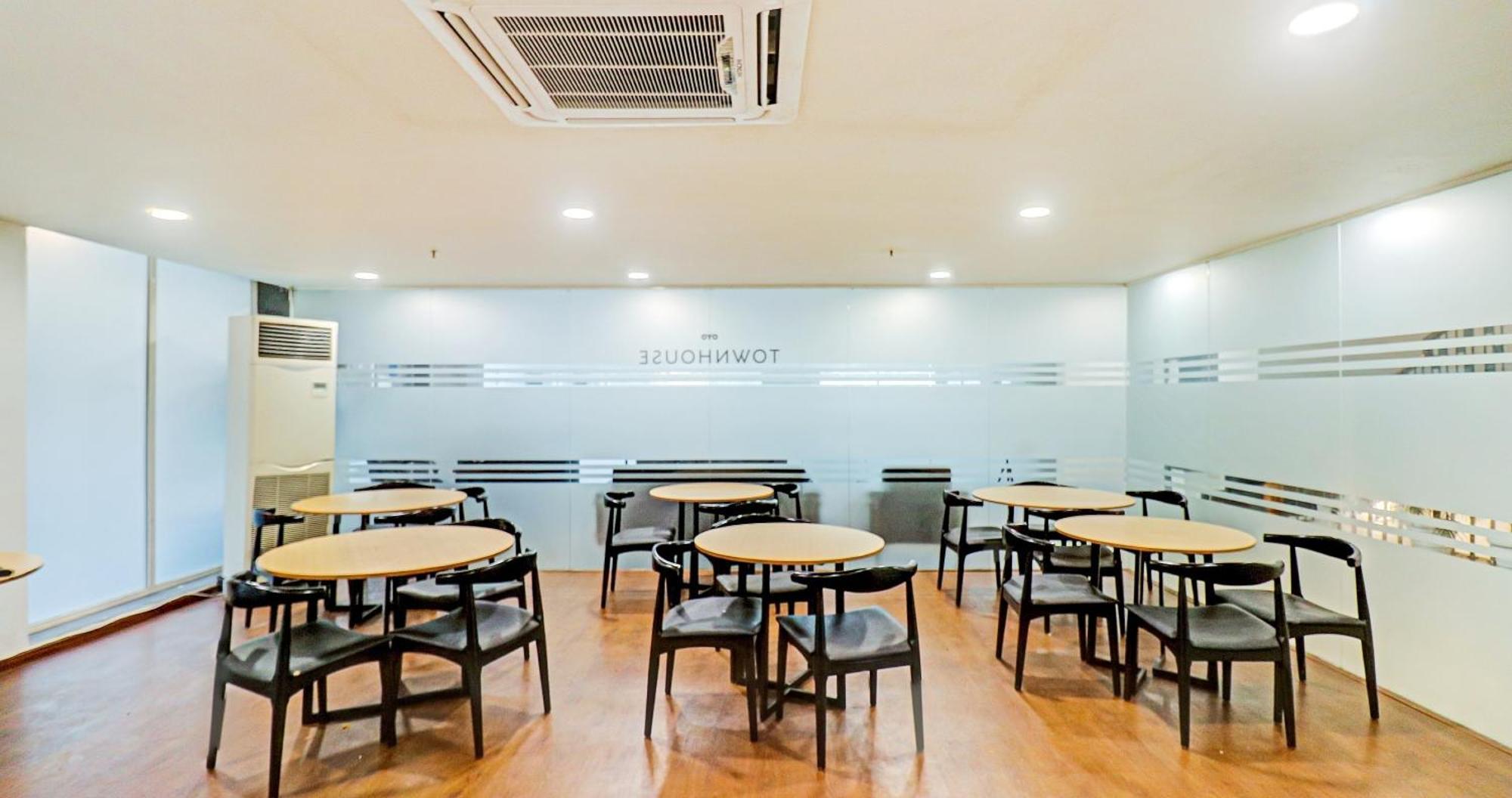 Oyo 联排别墅 75987 30区酒店 诺伊达 外观 照片