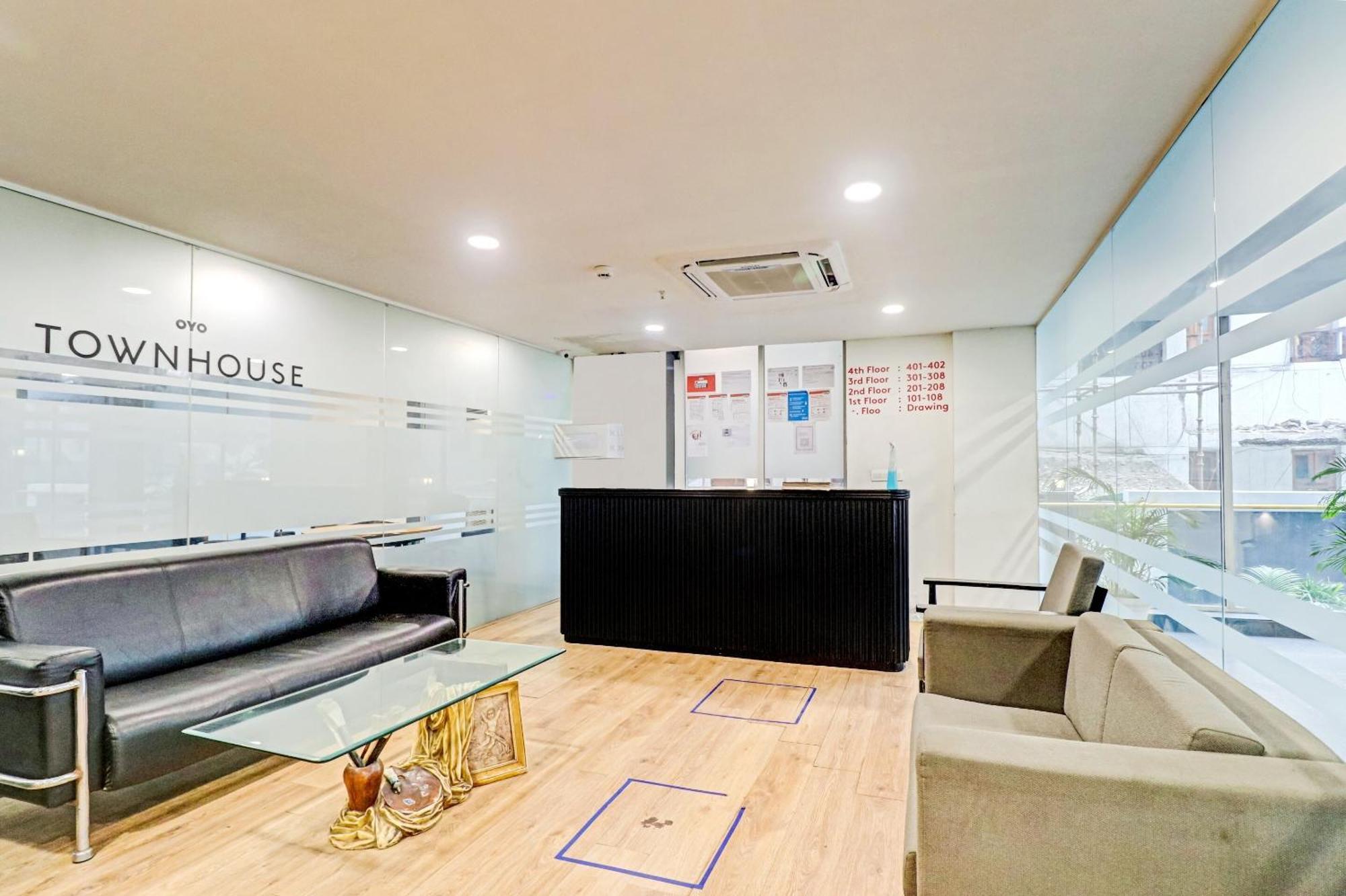 Oyo 联排别墅 75987 30区酒店 诺伊达 外观 照片